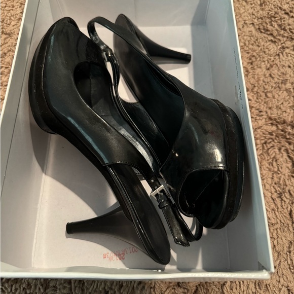 9.5! Black Shine Nine West Strappy Heels - Picture 8 of 10